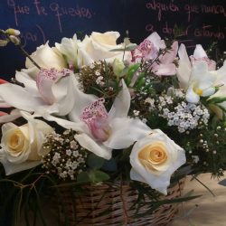 CESTA DE FLORES NACIMIENTO BEBÉS